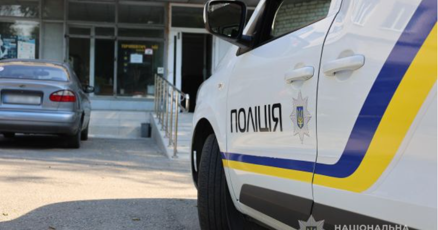 Зв'язали руки та притискали подушку до обличчя: на Житомирщині медсестри побили неповнолітню пацієнтку