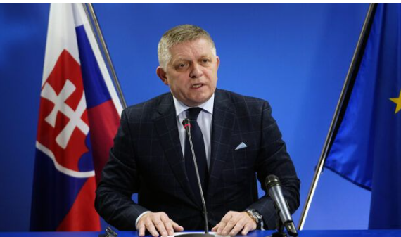 Фіцо погрожує “перейняти естафету” Угорщини і заблокувати кредит ЄС для України