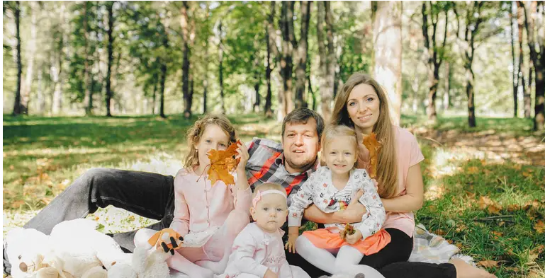 Деякі родини можуть отримати допомогу у березні: кому з українців пропонують підтримку 