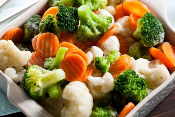 Чи корисні заморожені овочі з магазину: нутріціолог розповіла всю правду