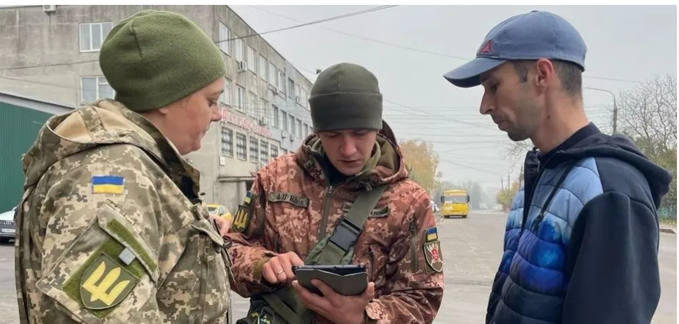 На Полтавщині натовп людей напав на групу оповіщення ТЦК: подробиці інциденту