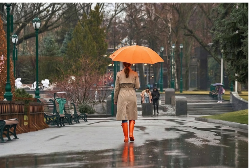 Іде похолодання та почнуться опади: синоптикиня розповіла, коли в Україні зміниться погода