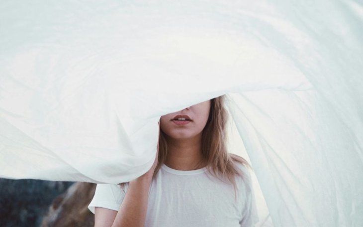 Як мати молодший вигляд після сну: косметологи розповіли секрети для жінок старших 40 років