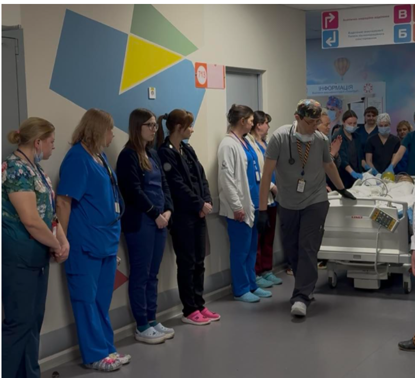 13-річний хлопець став посмертним донором для чотирьох людей. В «Охматдиті» провели коридор пошани