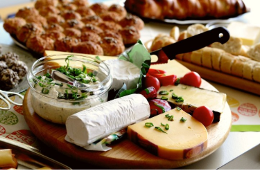 В мережі розповіли,що станеться з організмом, якщо з'їсти продукти з пліснявою