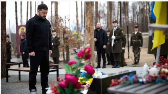 Президент Зеленський вшанував пам’ять захисників, що загинули під час оборони та звільнення Мощуна на Київщині