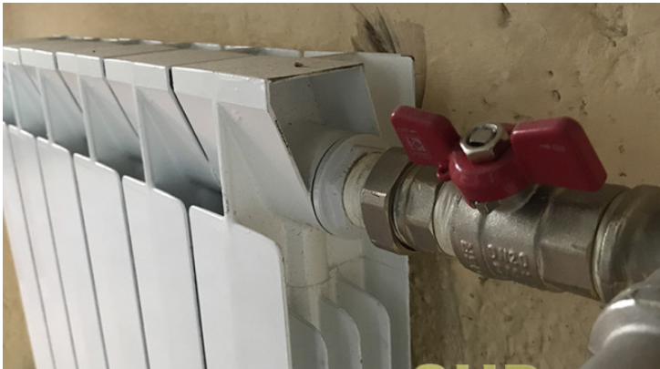 В Україні почали вимикати опалення: названо міста та дати відключення