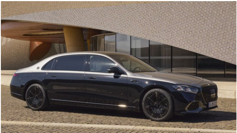 Mercedes представив оновлений Maybach S-Class 2026, який втратив свій головний символ (ФОТО)