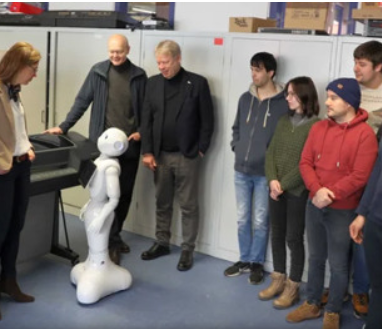 У Німеччині робот-гуманоїд Pepper став інтерактивним гідом для туристів