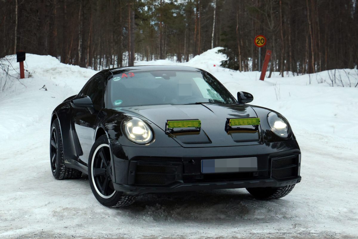 Porsche готує друге покоління 911 Dakar: шпигунські фото гібридного спорткара - фото 6