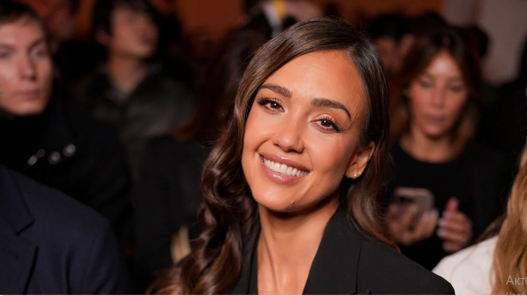 Головний тренд весни: як стильно носити мішкуваті джинси за прикладом голлівудських зірок