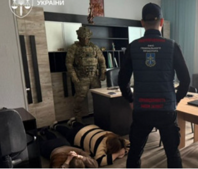 Суд обрав запобіжні заходи учасникам мережі шахрайських колцентрів у Дніпрі