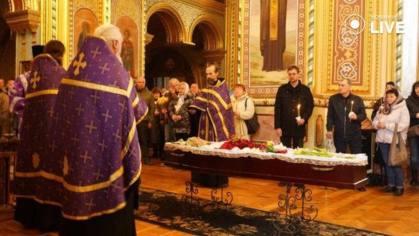 Фото з&nbsp;прощання з&nbsp;Володимиром Комаровим від Новини Live