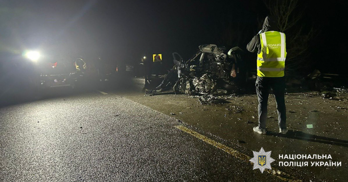 На Прикарпатті внаслідок ДТП загинула жінка, ще троє людей дістали поранення