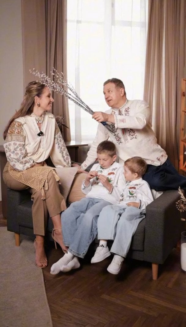 Катерина Осадча та&nbsp;Юрій Горбунов з&nbsp;дітьми / &copy; instagram.com/kosadcha