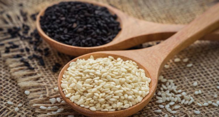 Секрет жіночої краси та здоров'я: які продукти допоможуть збалансувати рівень естрогену