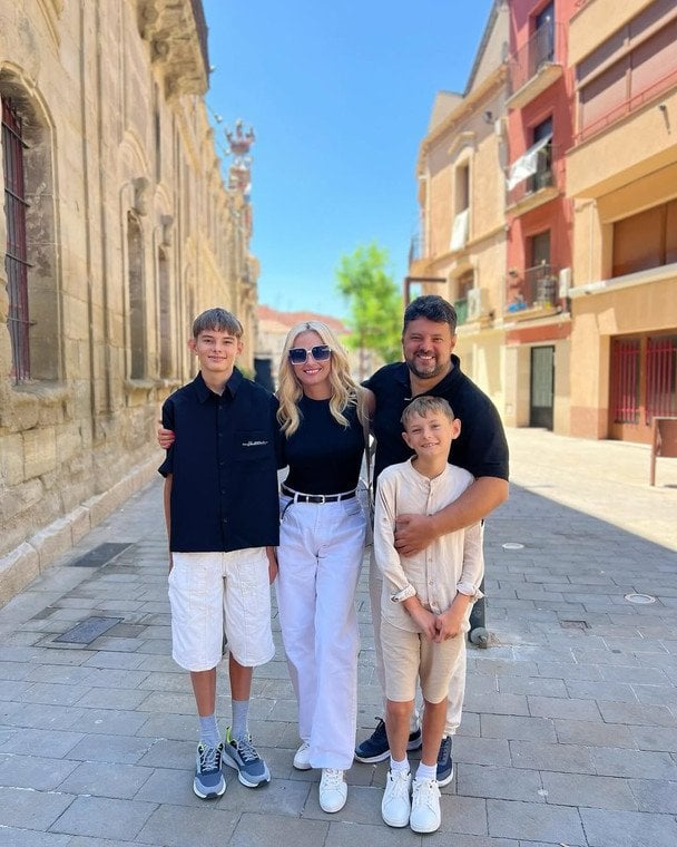 Ірина Федишин з родиною / &copy; instagram.com/irynafedyshyn