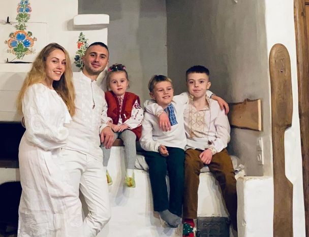 Тарас і&nbsp;Олена Тополі з&nbsp;дітьми / &copy; instagram.com/alyoshasinger
