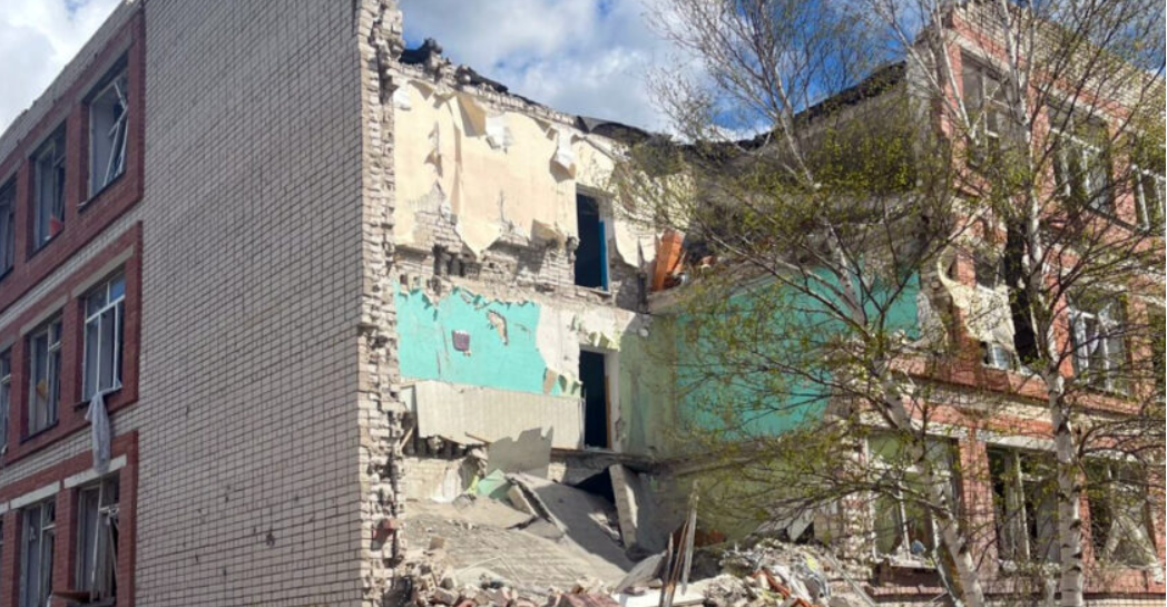 Російські війська обстріляли житлову забудову Херсона: четверо людей загинули, є багато поранених