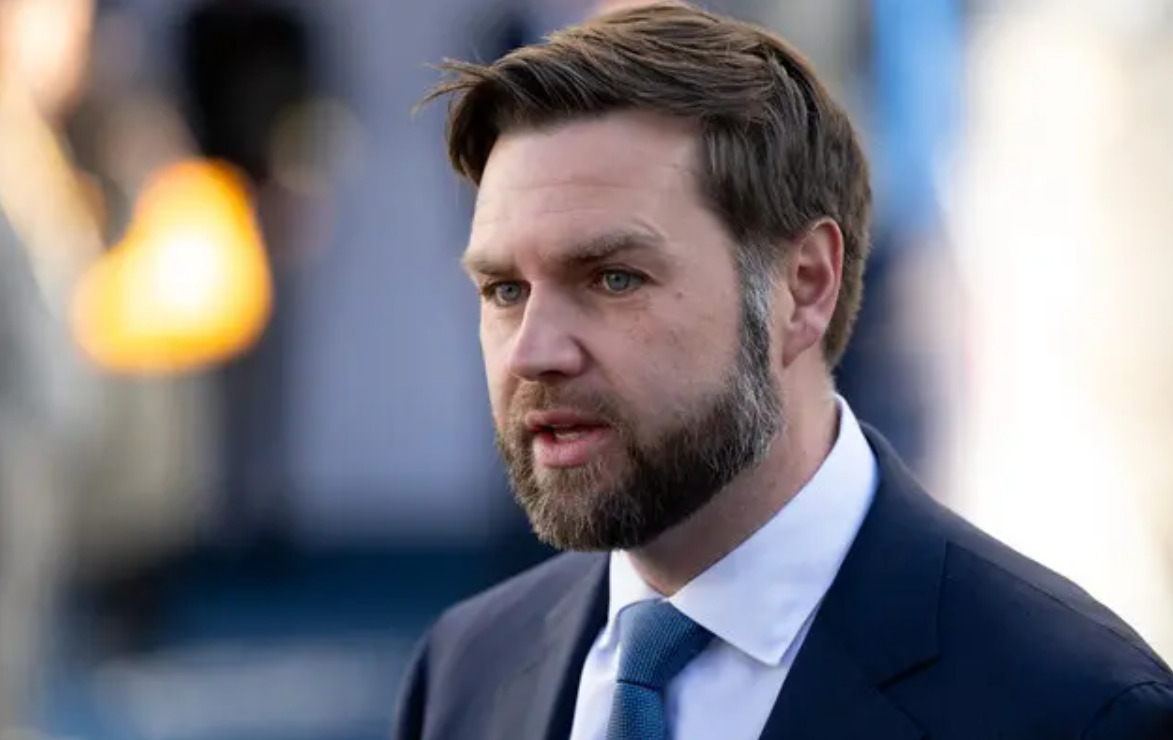 Венс звинуватив Україну у втручанні у вибори Угорщини і США