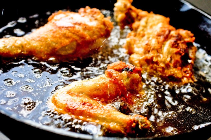 Смажена їжа негативно впливає на психічне здоров'я