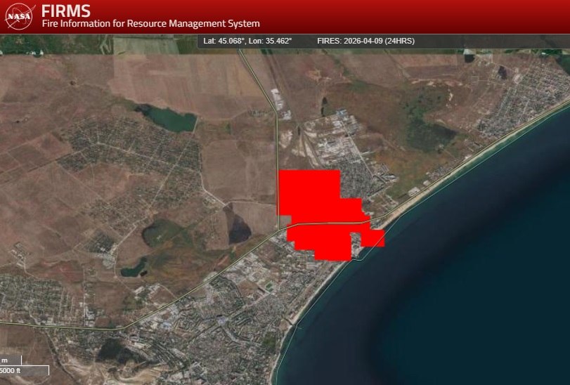 У тимчасово окупованій Феодосії триває масштабний пожеж на нафтобазі