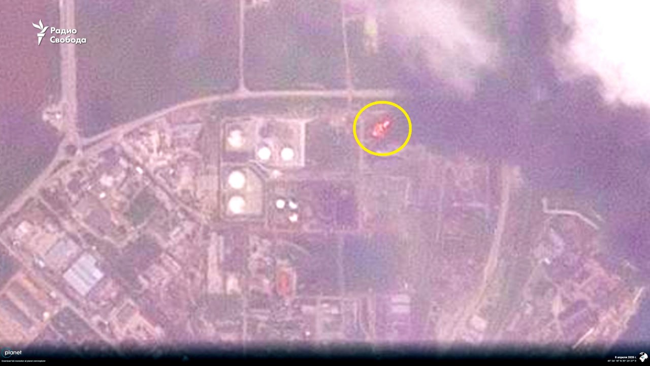 У тимчасово окупованій Феодосії триває масштабний пожеж на нафтобазі