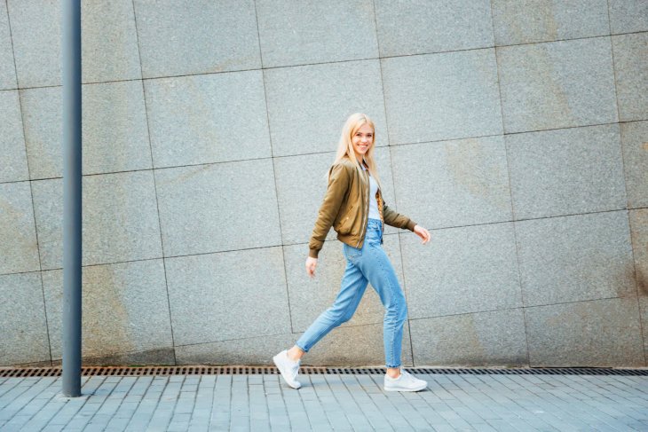 Піші прогулянки по 20 хвилин знижують ризик раку: нові дані вчених