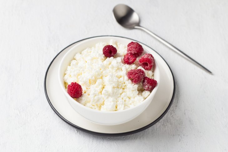 Що буде з організмом, якщо є сир щодня