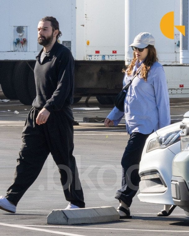 Елізабет Олсен та&nbsp;її&nbsp;чоловік Роббі Арнетт / &copy; BackGrid