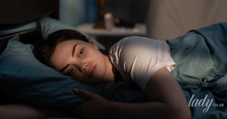 Що&nbsp;з&rsquo;їсти, аби краще спати: експерти назвали фрукт, який допоможе побороти безсоння