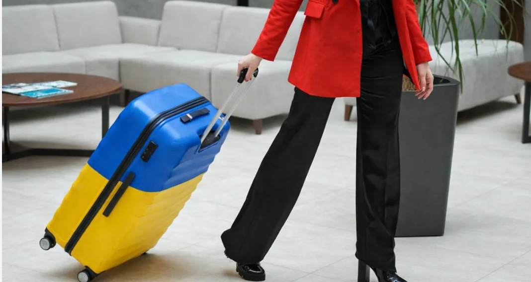 Повернення українців з-за кордону: Буданов назвав ключові умови для масової репатріації