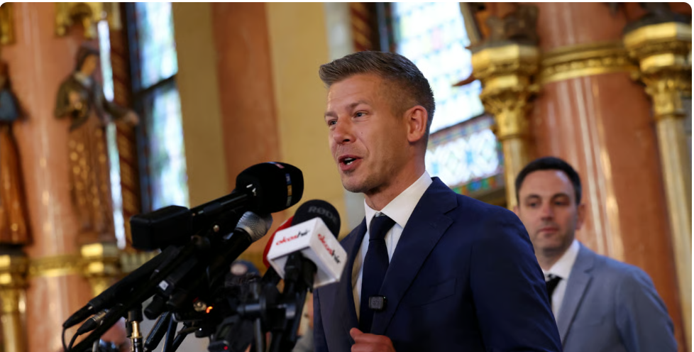 Петер Мадяр анонсував відновлення транзиту російської нафти через Україну наступного тижня