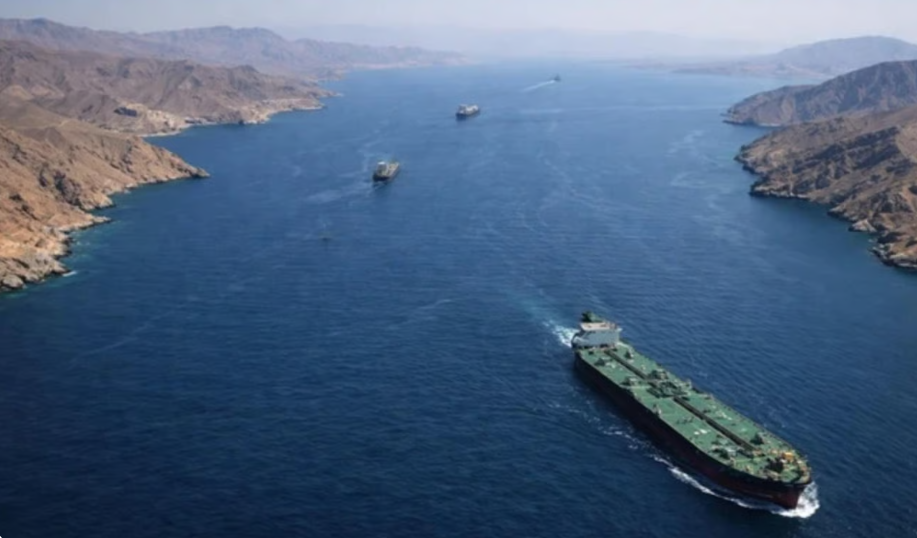 Іран закрив Ормузьку протоку та погрожує знищувати судна за співпрацю з «ворогом»