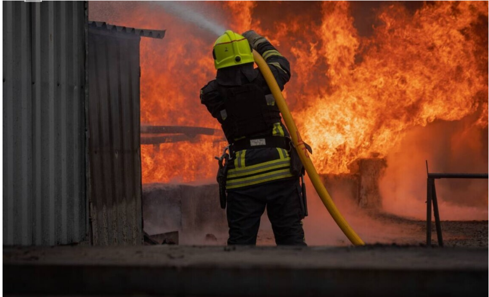 Окупанти повторно вдарили по Харкову, постраждали цивільні