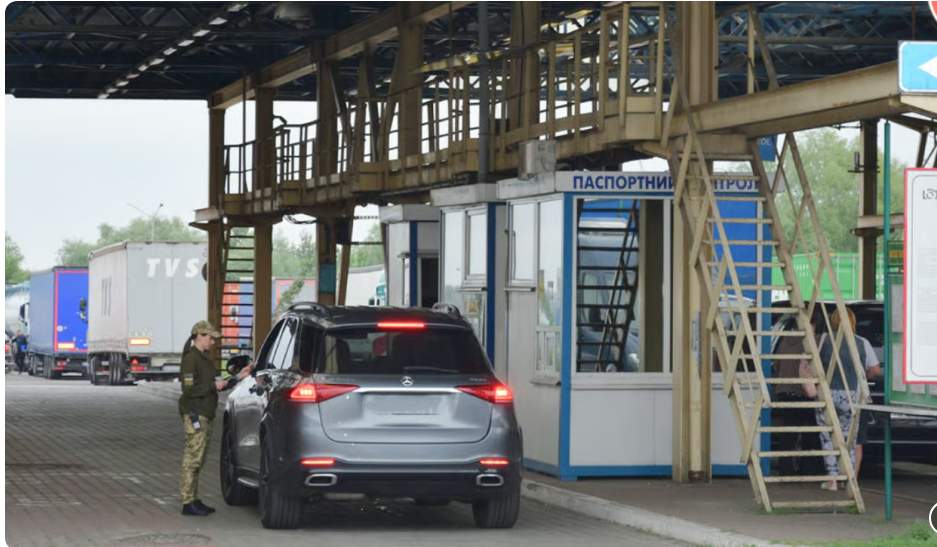 Черг стане менше: водії зможуть бронювати час перетину кордону