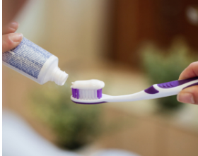 Стоматологи назвали найкращу зубну пасту