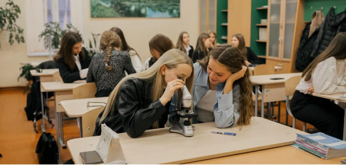 Ліцеї в Україні працюватимуть за оновленими правилами: що зміниться з 1 вересня