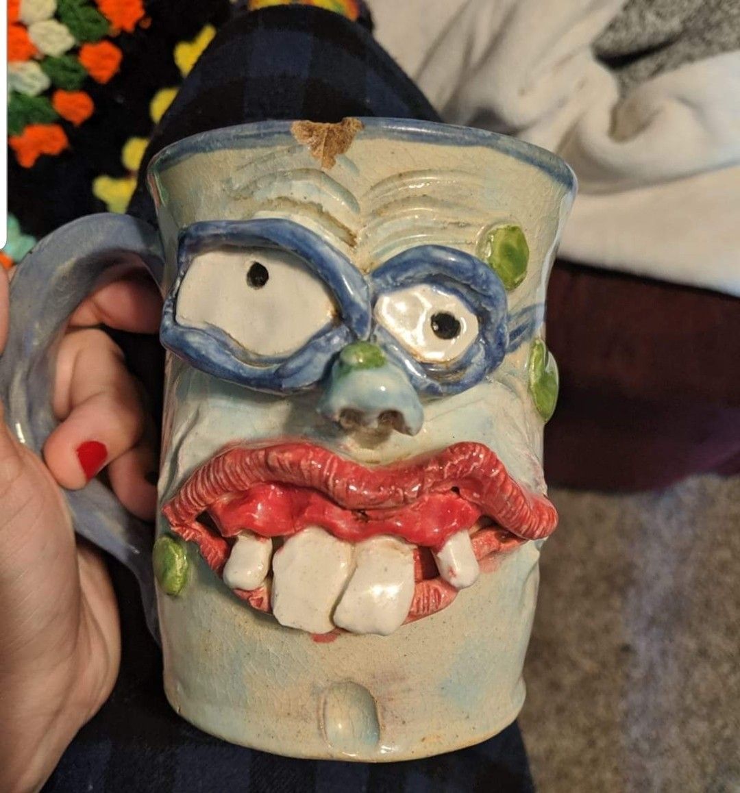 22 кумедні речі з секонд-хенду, які складно пояснити та неможливо забути - фото 856544