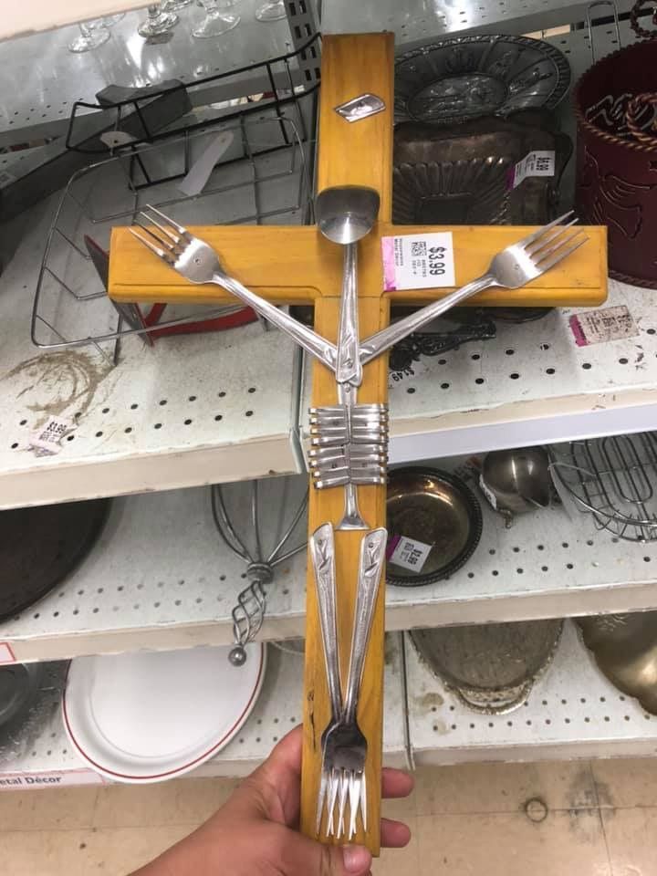 22 кумедні речі з секонд-хенду, які складно пояснити та неможливо забути - фото 856533