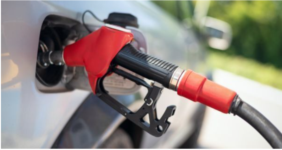 Що відбувається з цінниками на АЗС: скільки коштує бензин в Україні