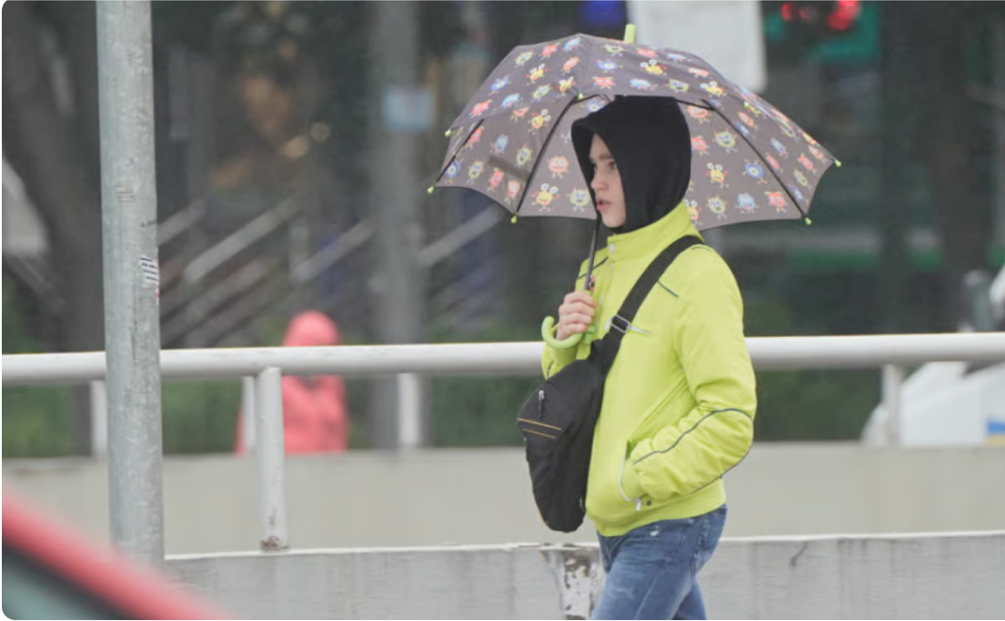 Дощі та сильні пориви вітру: яка буде погода в Україні сьогодні