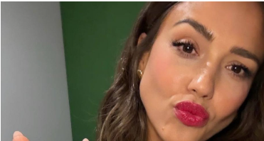 Як дві подруги: Джессіка Альба вийшла у світ із 17-річною донькою Онор