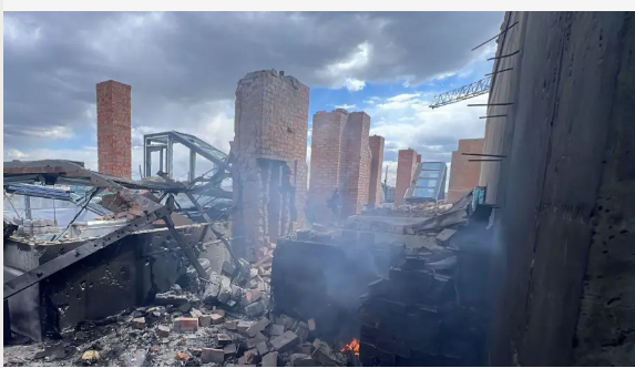 Російська атака БпЛА на Київ: двоє поранених та пошкодження у двох районах столиці