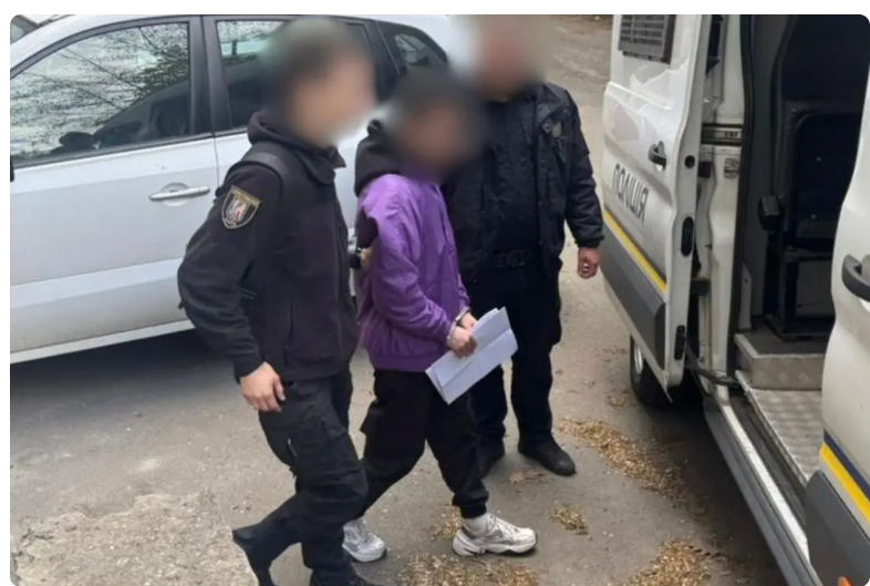 У Києві чоловік через соцмережі продавав порновідео з дітьми