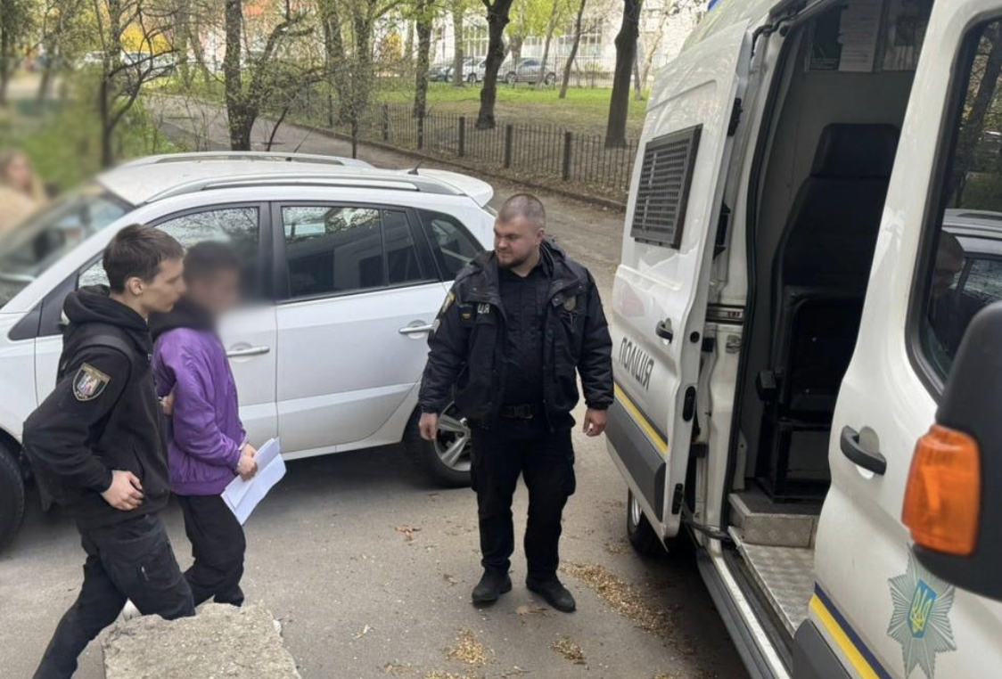 У Києві чоловік через соцмережі продавав порновідео з дітьми