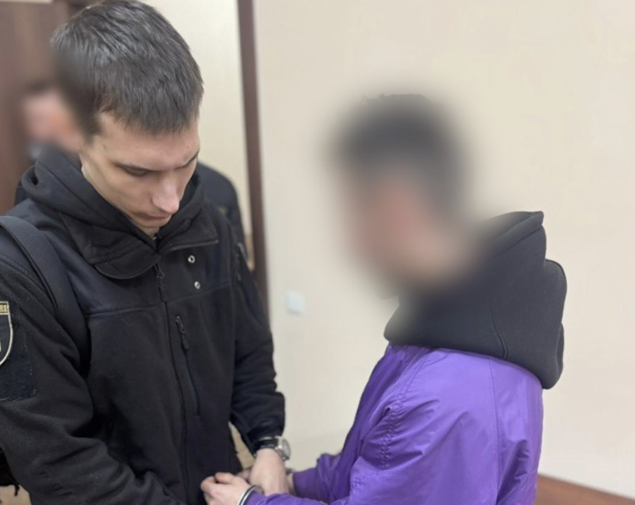 У Києві чоловік через соцмережі продавав порновідео з дітьми