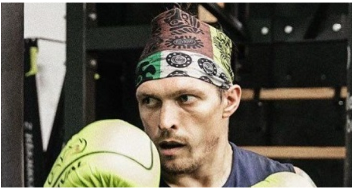 Усик назвав Джошуа справжньою машиною та оцінив його шанси на повернення