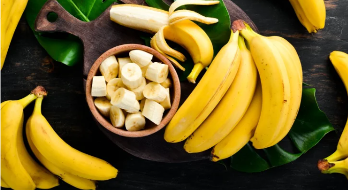 Як калій та популярні фрукти допомагають нейтралізувати шкідливий вплив солі на серце