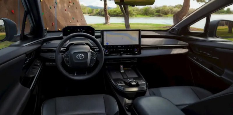 Новий електрокросовер Toyota bZ проїжджає більше, ніж обіцяли (ФОТО)